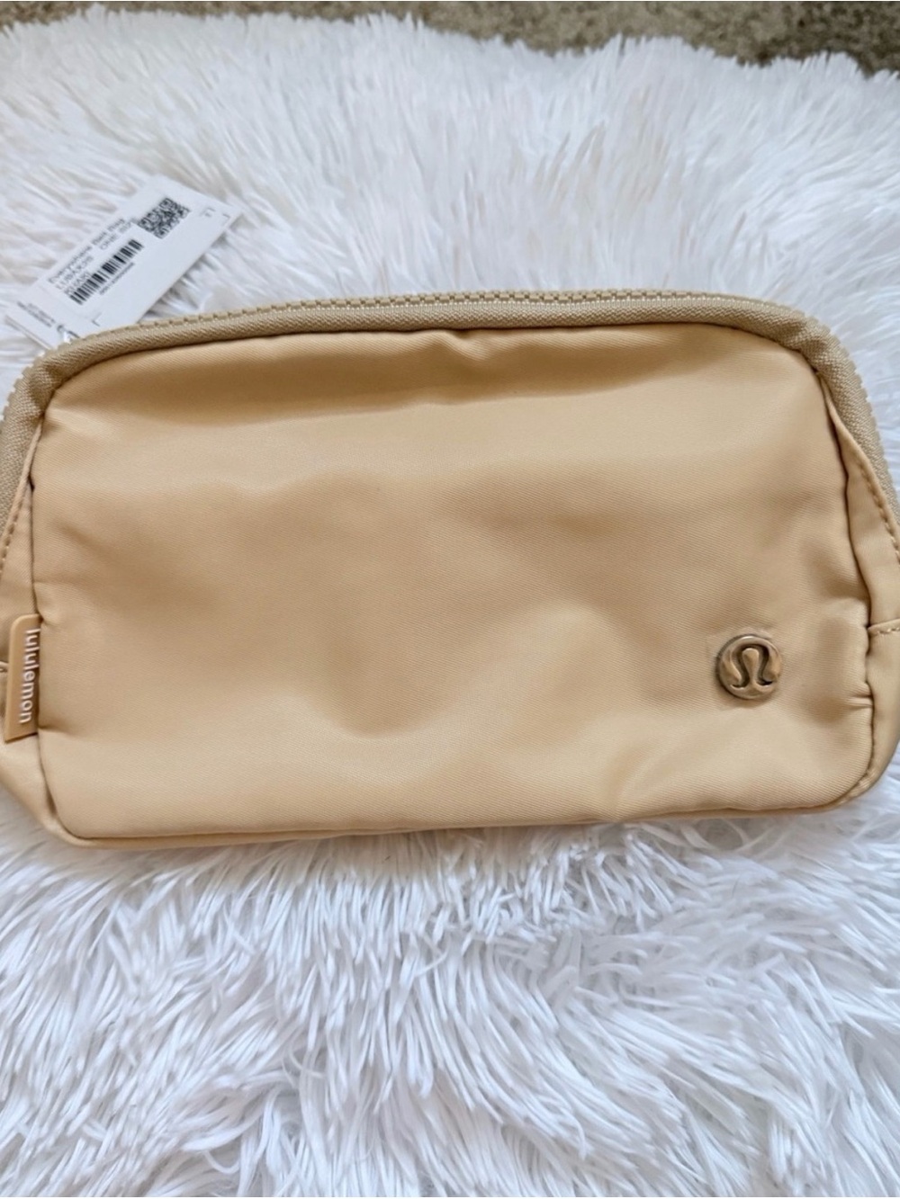 Lululemon Everywhere Belt Bag